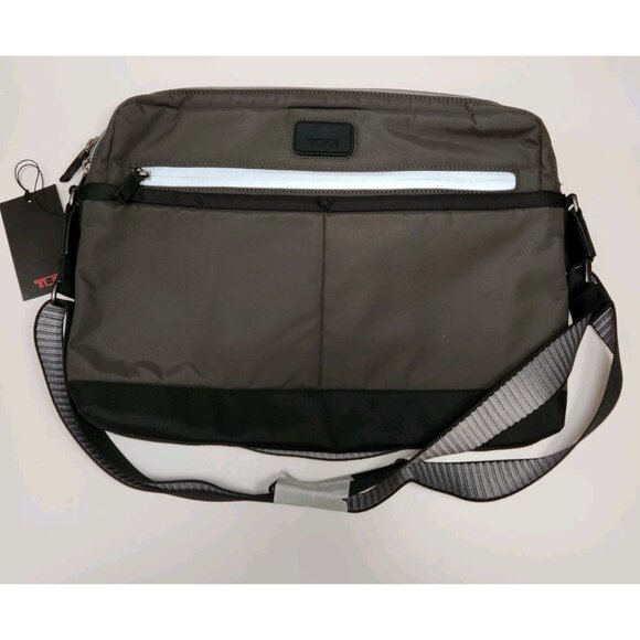 RARE Tumi Gryo Crossbody 055901 Bag $175 NEW Forest E/w